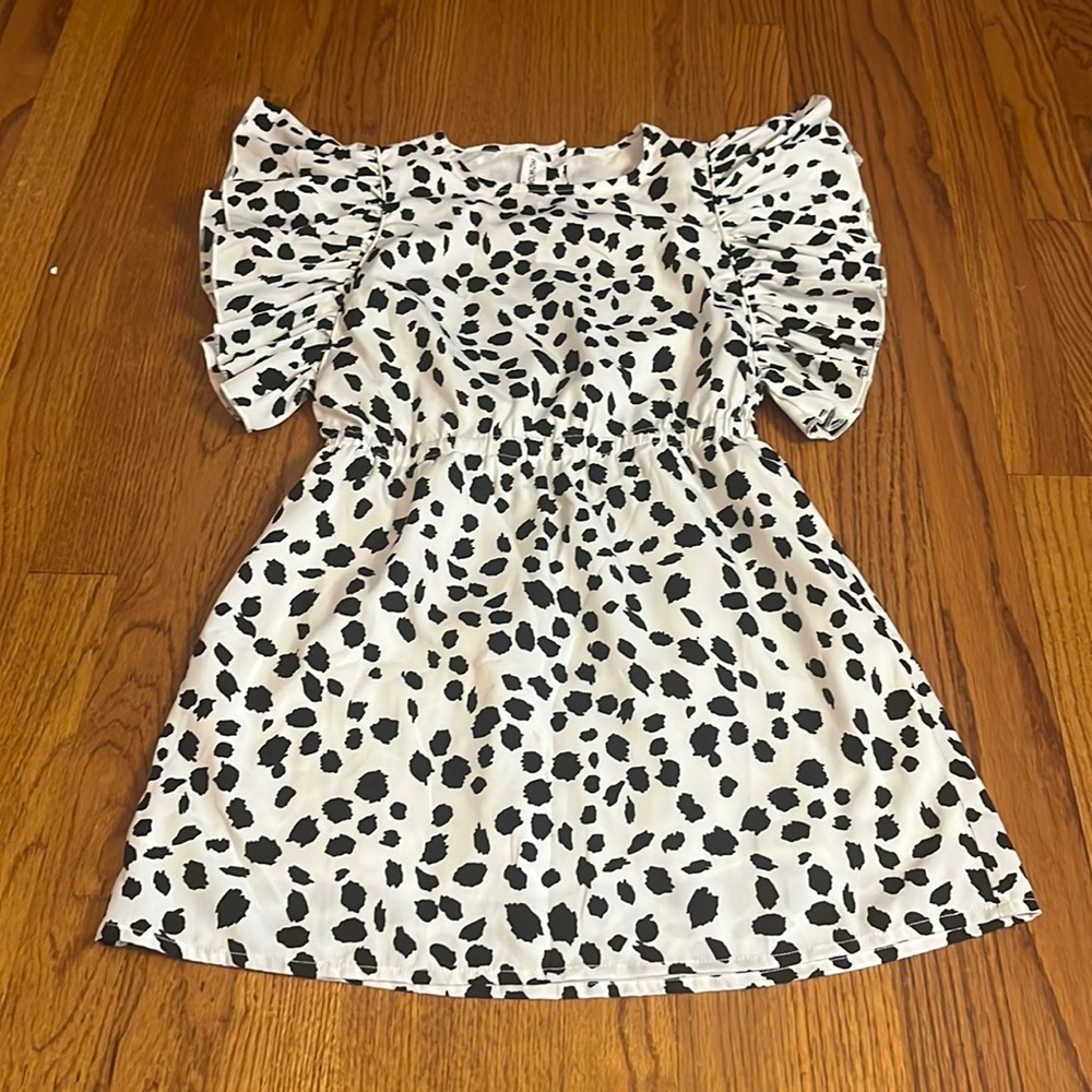How To Kiss a Frog Girl’s Black and White Dress Size 8Y